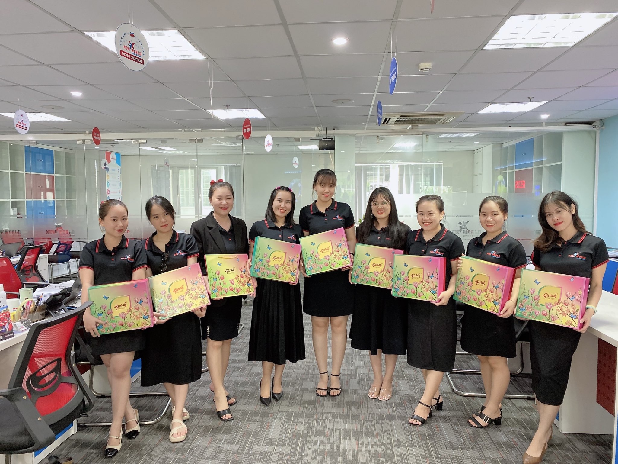 Tặng quà trung thu cho nhân viên 2023 - VP Đà Nẵng