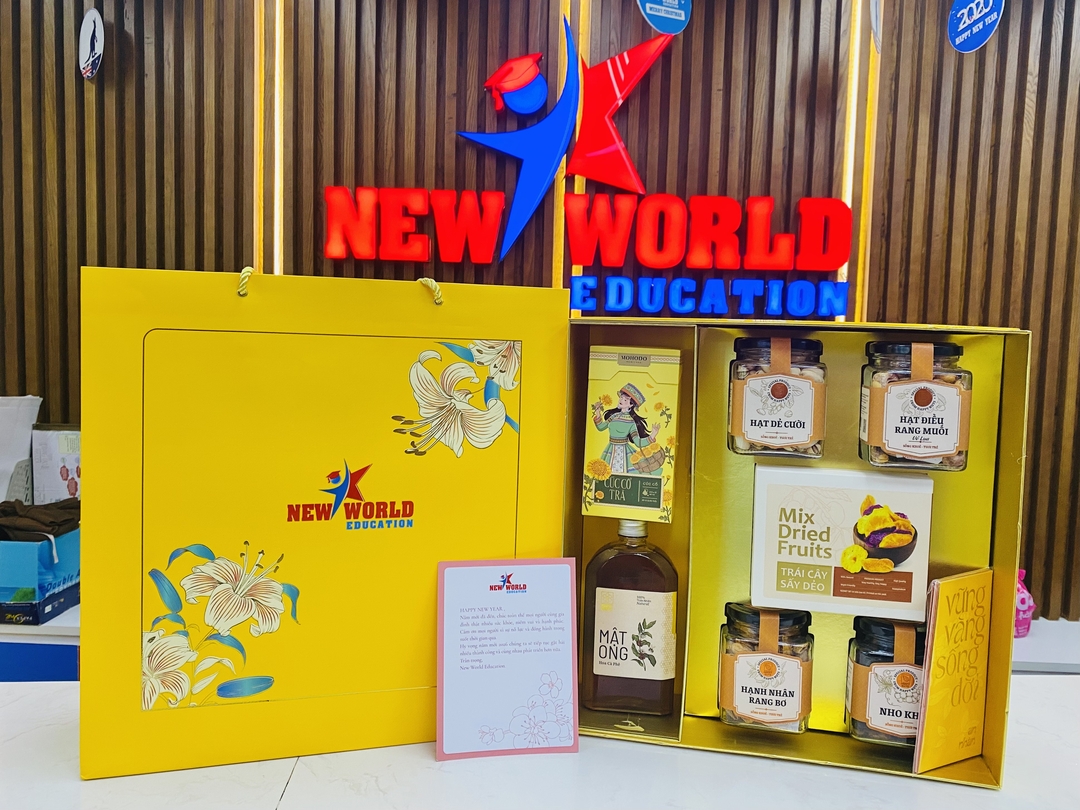 Nhận quà Tết 2026