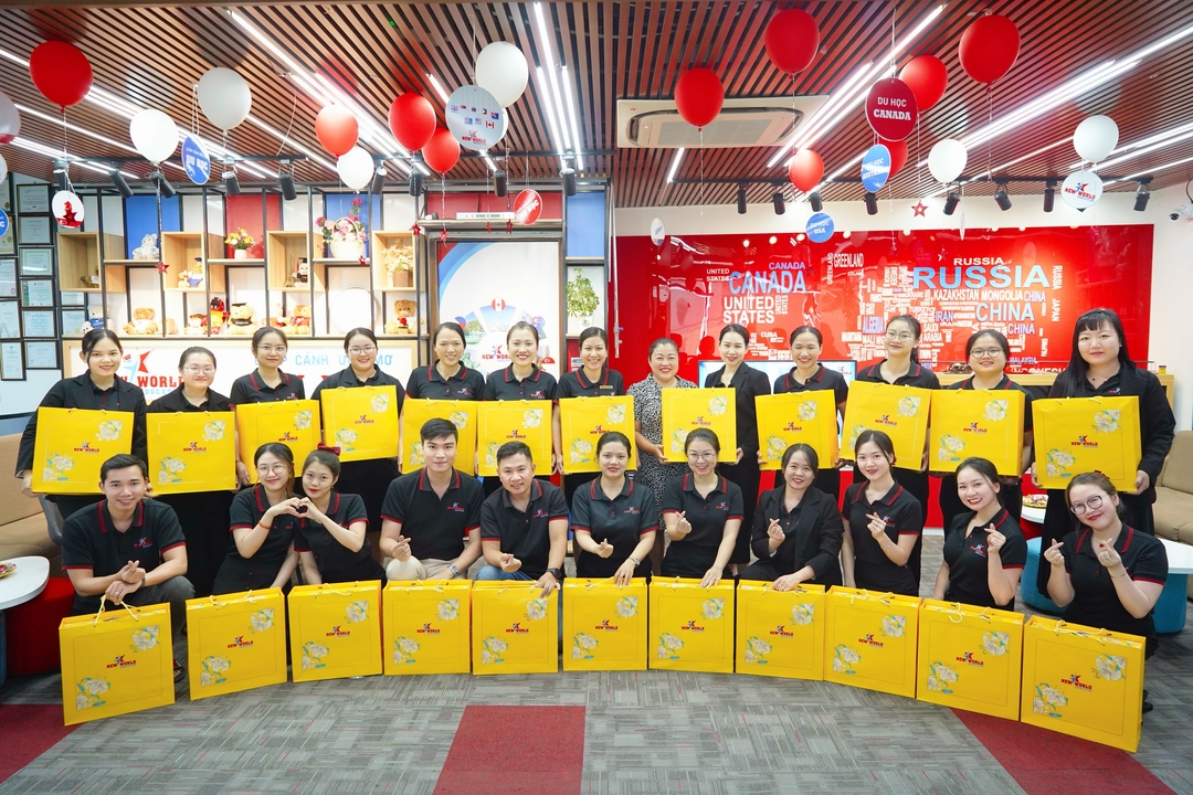 Nhận quà Tết 2026 - VP HCM